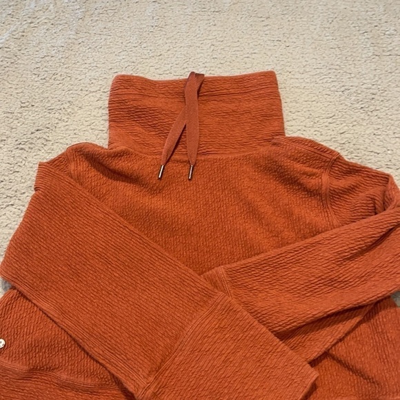 Lululemon Retreat Yourself Pullover
Heathered Rustic Clay size 4 - Picture 8 of 9